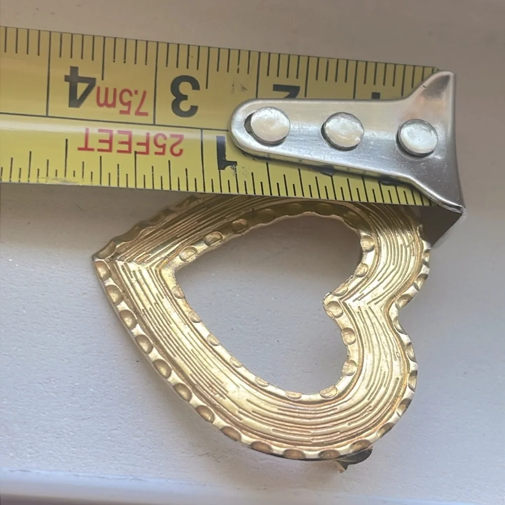 Vintage Brooch gold tone